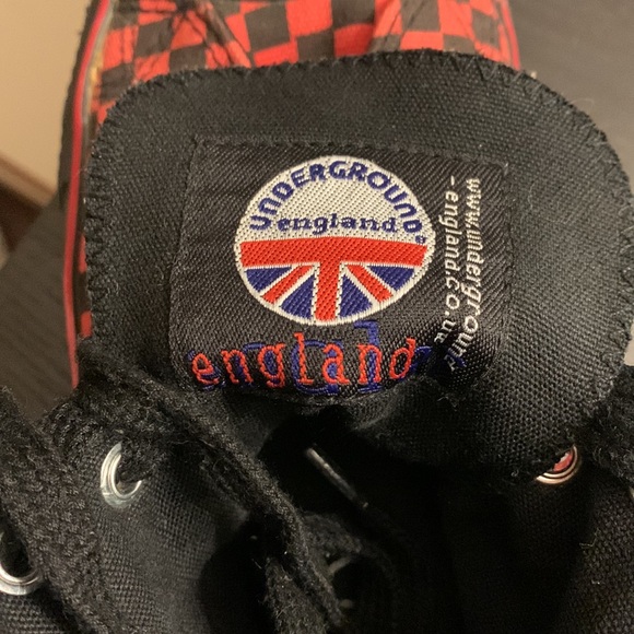 Sneakers. - Picture 4 of 5